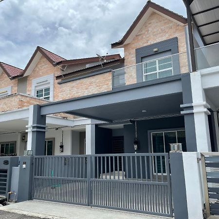 Langkawi Cozy Holiday Home At Taman Simfoni By Zervin กัวห์ ภายนอก รูปภาพ